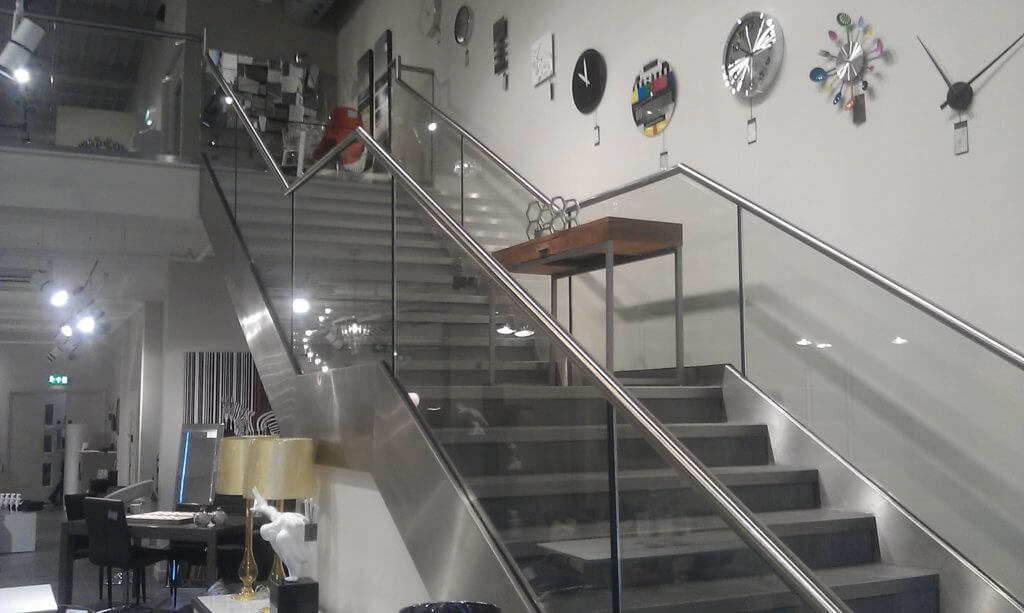 Frameless glass channel systems